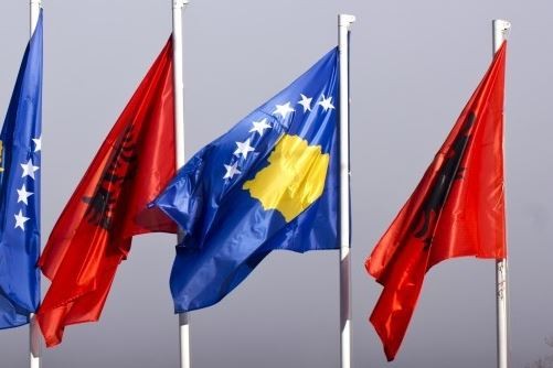 Prezantohet punimi për bashkimin energjetik Kosovë - Shqipëri 