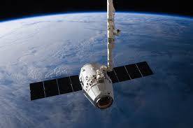 SpaceX kthen katër astronautë në tokë 
