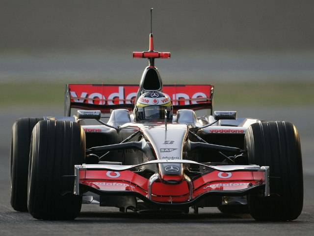 Ekipet e Formula 1 prezanojnë makinat e tyre