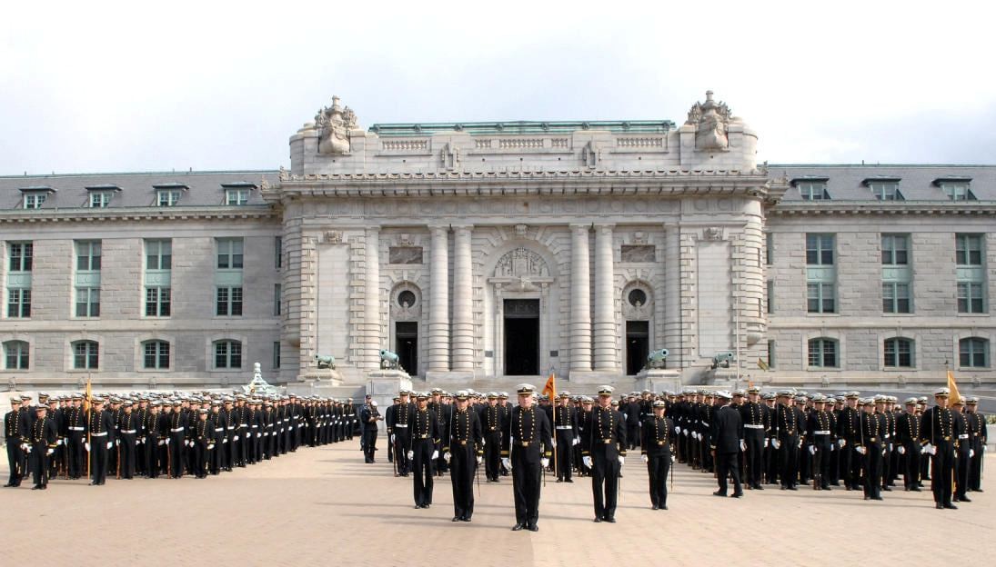 Shpallet konkursi për rekrutimin e kandidatëve në akademitë ushtarake të SHBA-së