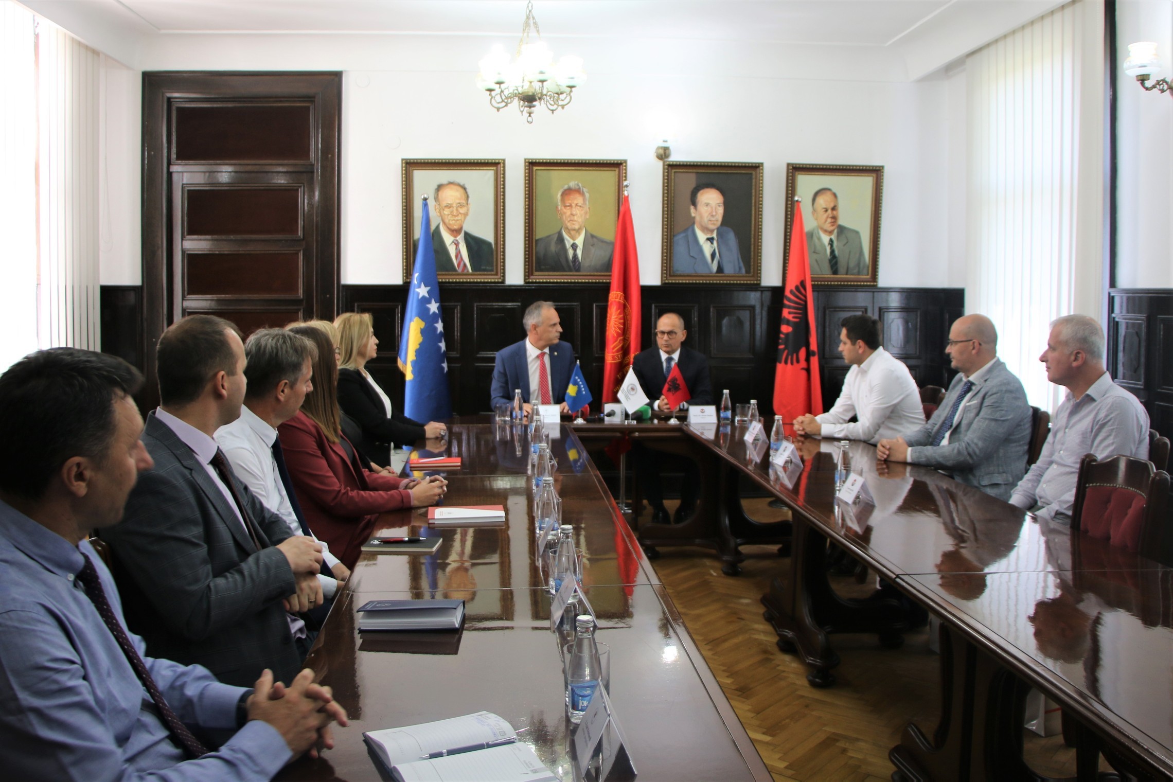  Universiteti i Prishtinës dhe ai i Tiranës nënshkruajnë marrëveshje bashkëpunimi