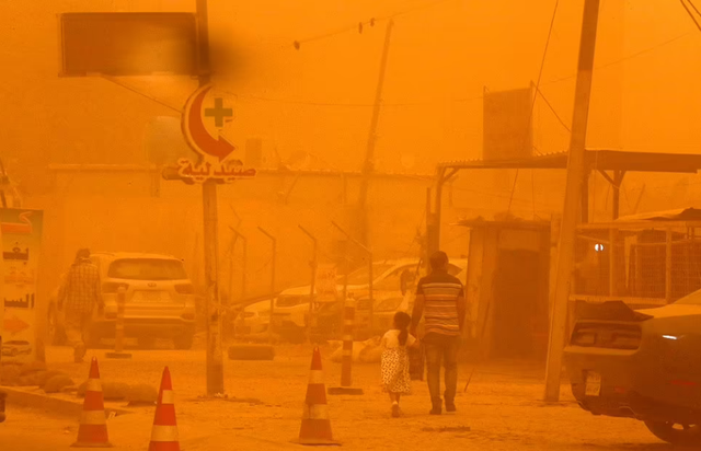 Një stuhi rëre ka përfshirë sërish Irakun, 4000 njerëz në spital