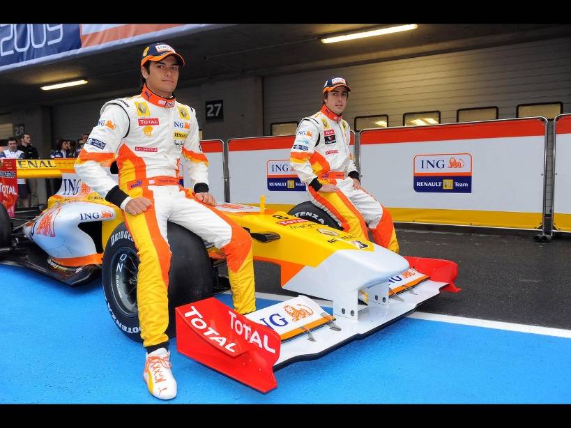 Alonso fiton garën e parë të sezonit