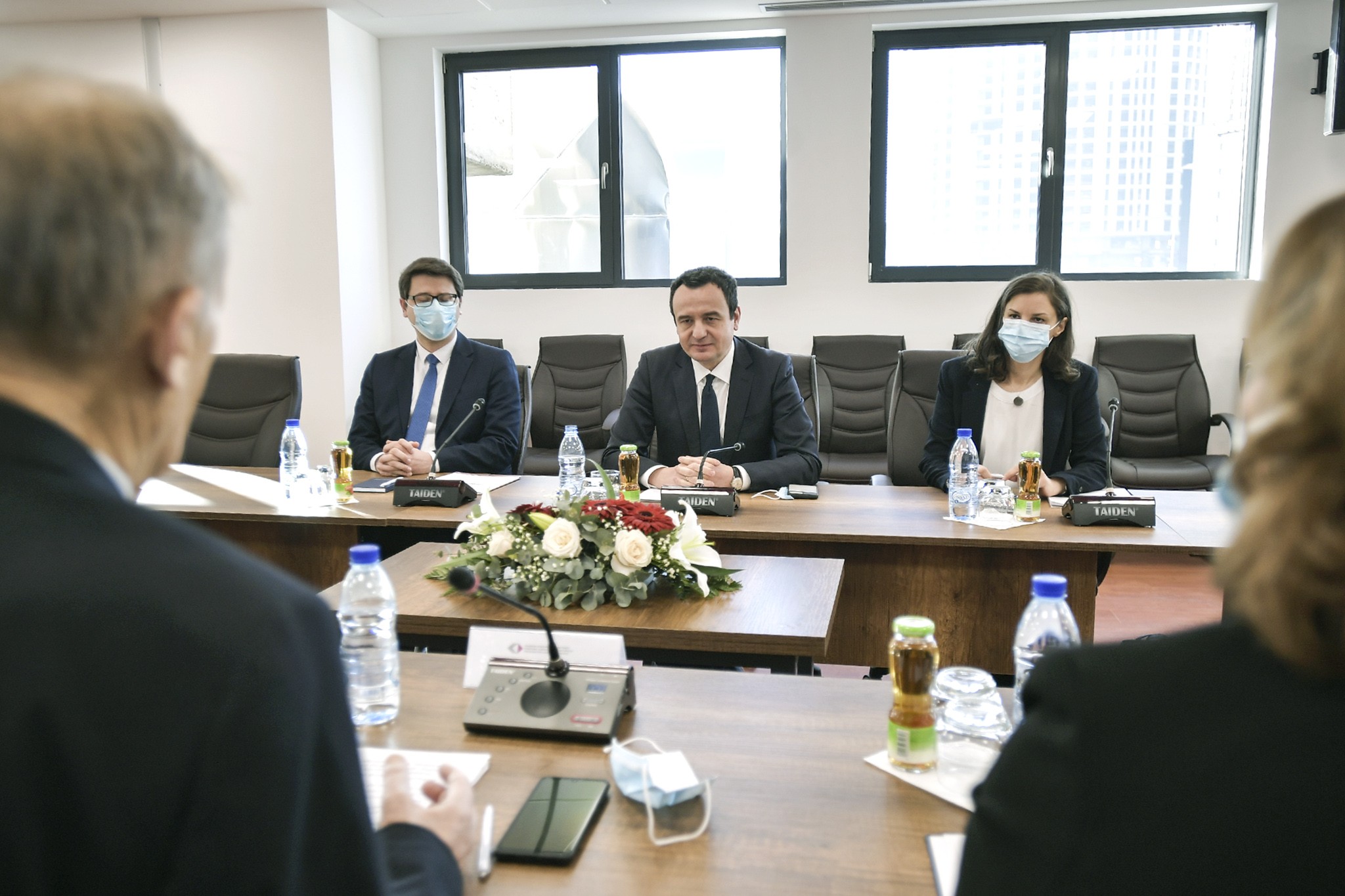 Kryeministri Kurti vizitoi Agjencinë Kosovare të Privatizimit