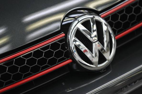 Volkswagen përkohësisht ndërpret prodhimin në Evropë për shkak koroanavirusit