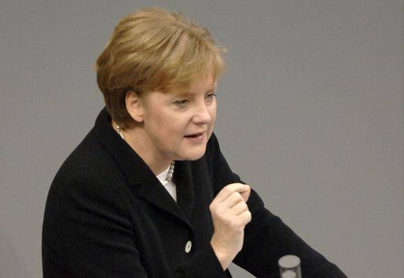 Merkel: Probleme në punësimin e imigrantëve në qeveri