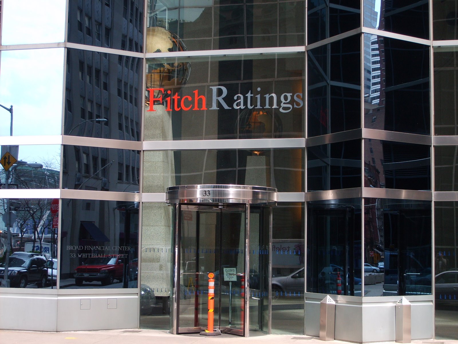 Fitch Ratings parashikon rritje të çmimeve të arit, aluminit, bakrit dhe nikelit 