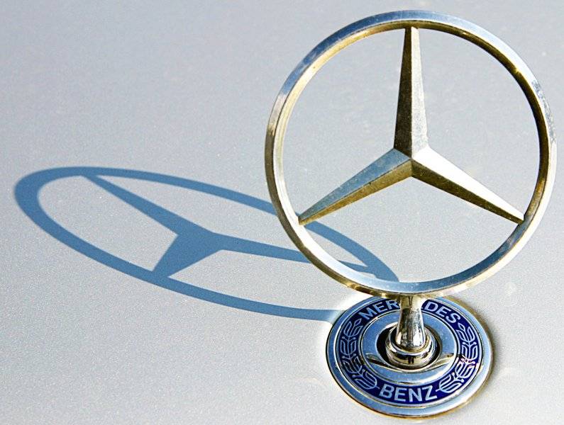“Daimler” nën akuzë për dhjetëra milionë dollarë ryshfet