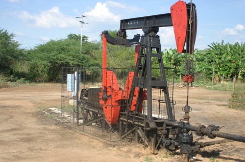 Të ardhurat e naftës të Rusisë zvogëlohen për 35 për qind
