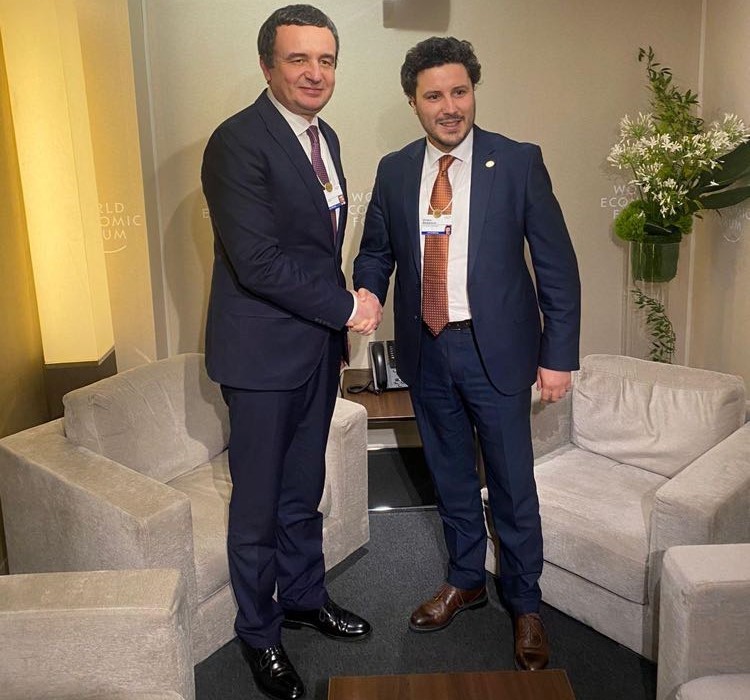 Kryeministri Kurti takoi kryeministrin e Malit të Zi, Dritan Abazoviq