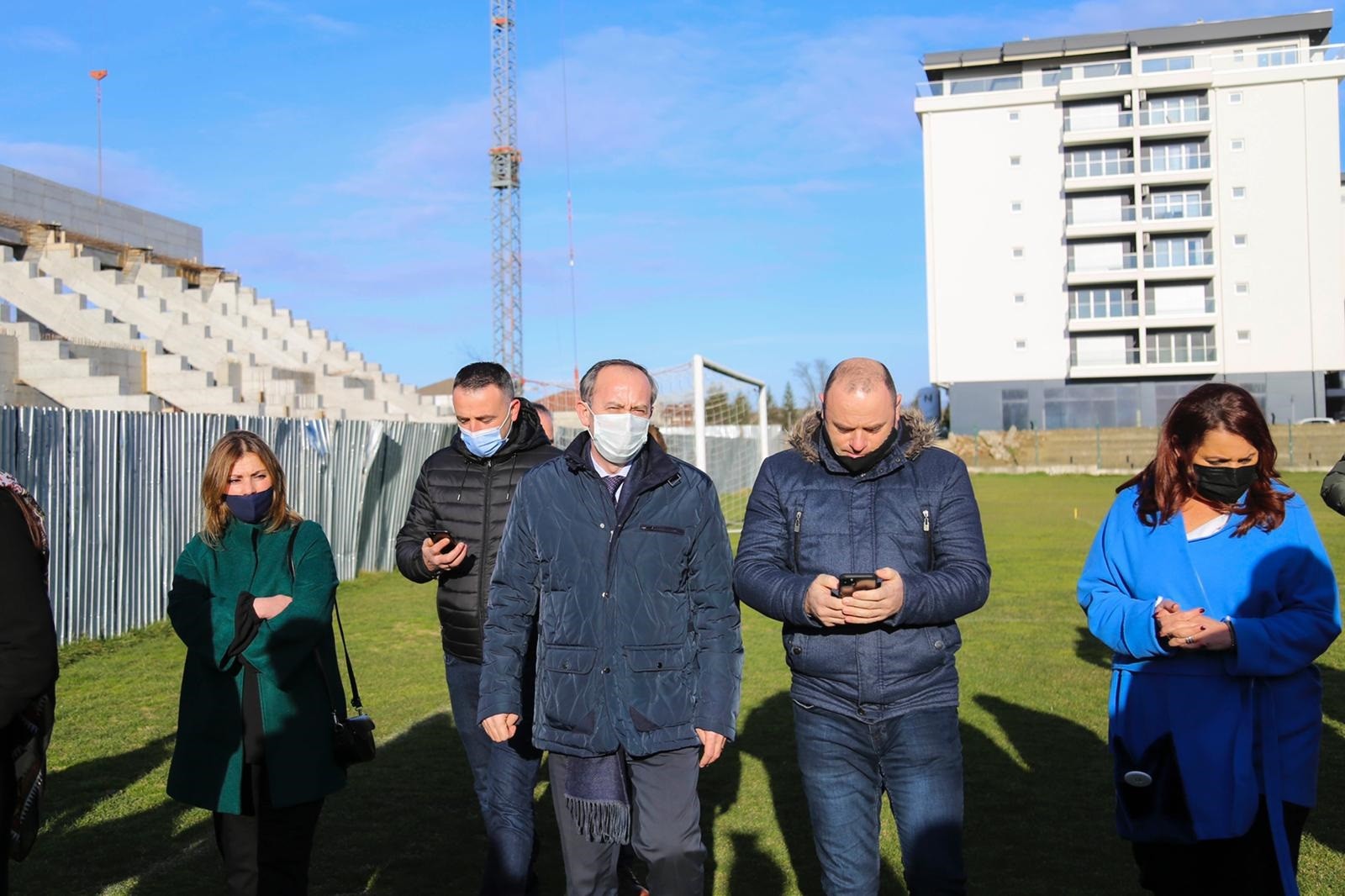 Me renovimin e stadiumit po kompletohet infrastruktura sportive në Gjakovë  