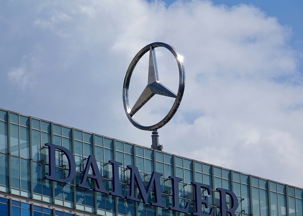 Daimler fillon ndërtimin e fabrikës së baterive në Gjermani
