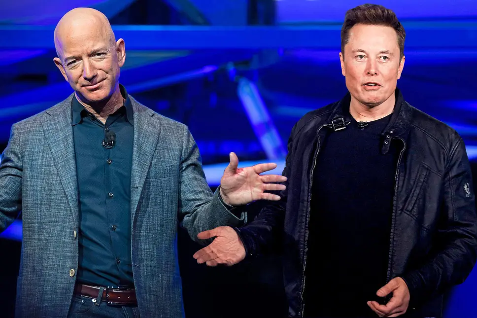 Elon Musk dhe Jeff Bezos përplasen për vendosjen e satelitëve në hapësirë 
