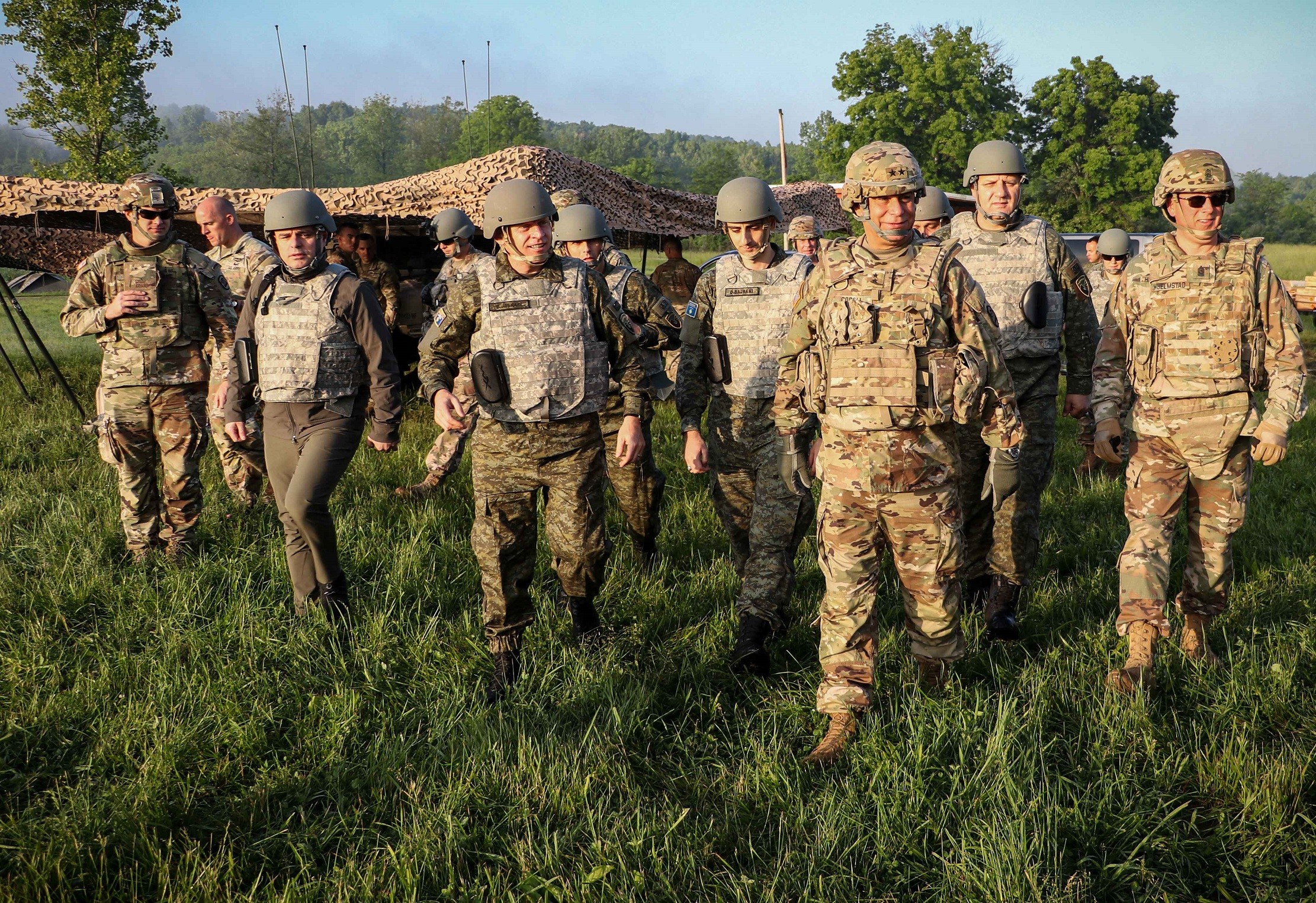 Gjeneral Jashari përcolli nga afër stërvitjet e këmbësorisë në Ajova