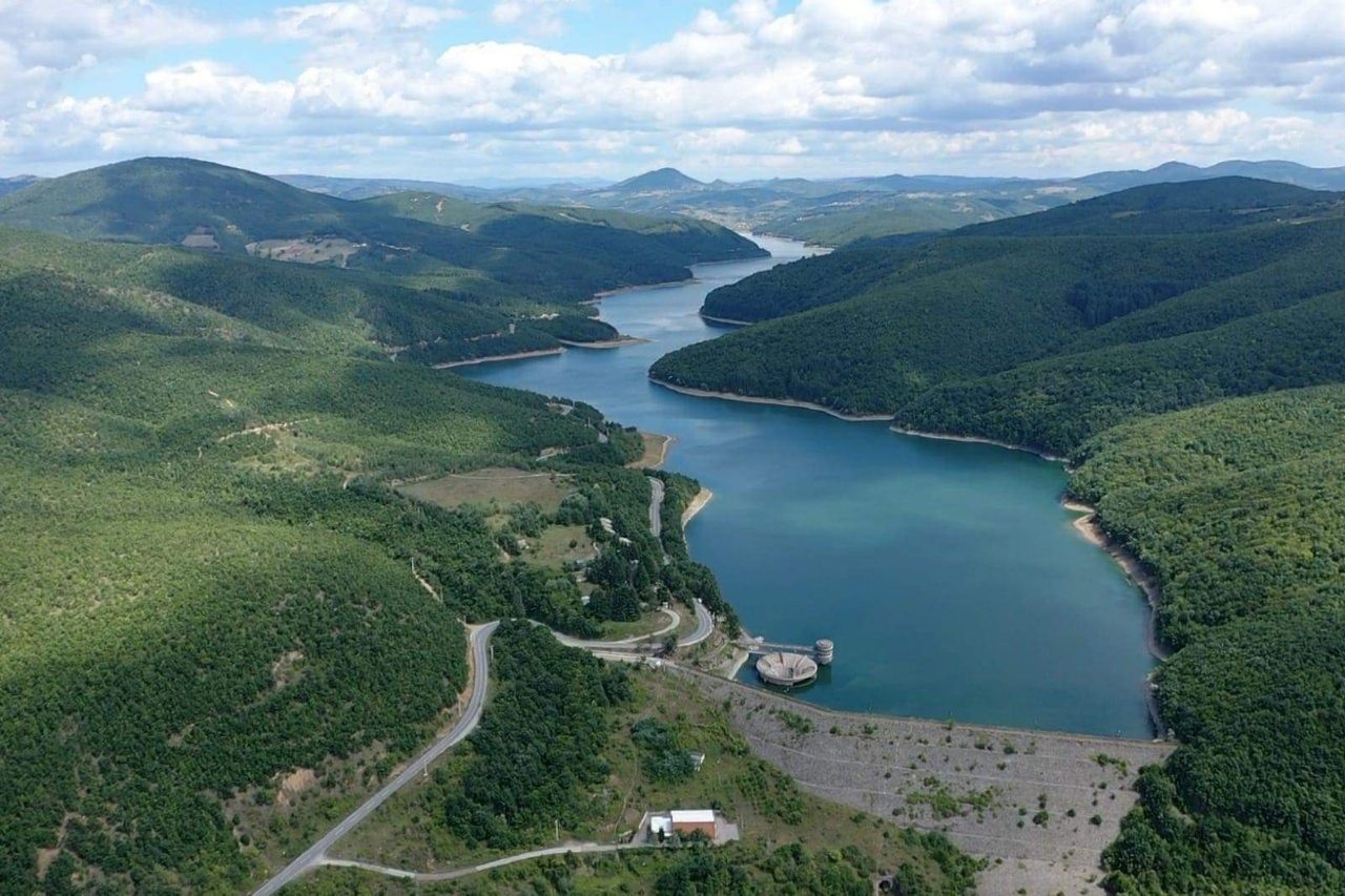 Niveli i ujit në liqenin e Batllavës dhe Badovcit akoma nën kuotën maksimale