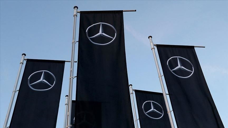 Mercedes do të tërheqë 660 mijë makina në Kinë për rrjedhje të vajit