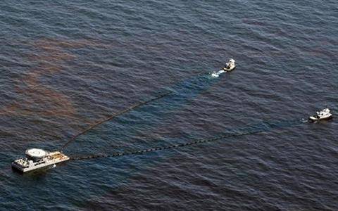 Ndalet përkohësisht derdhja e naftës në Gjirin e Meksikës