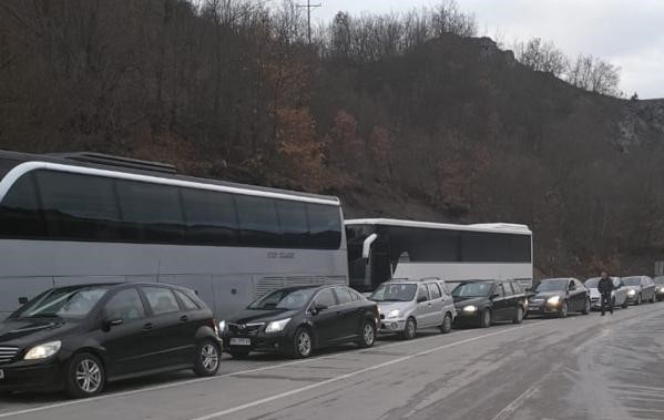 Krijohen pritje në disa pika kufitare që lidhin Kosovën me Serbinë