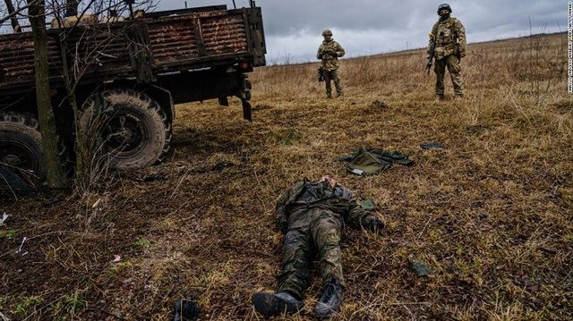 Zelensky: Ushtarët e vrarë rusë braktisen në fushëbetej  
